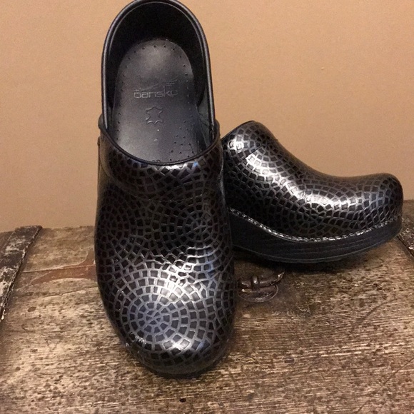 dansko size 9